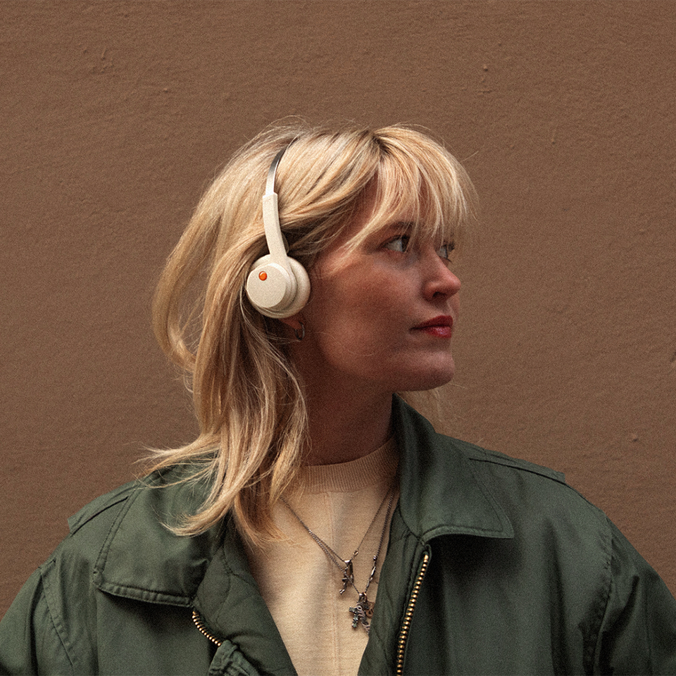 Mondo Freestyle Headphone by Defunc - GREIGE – Noirnblanc Limited